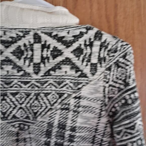 Anthropologie Tiny Boho Tribal Drape Cardigan Sm Black White Geo Knit Layering - Picture 3 of 11